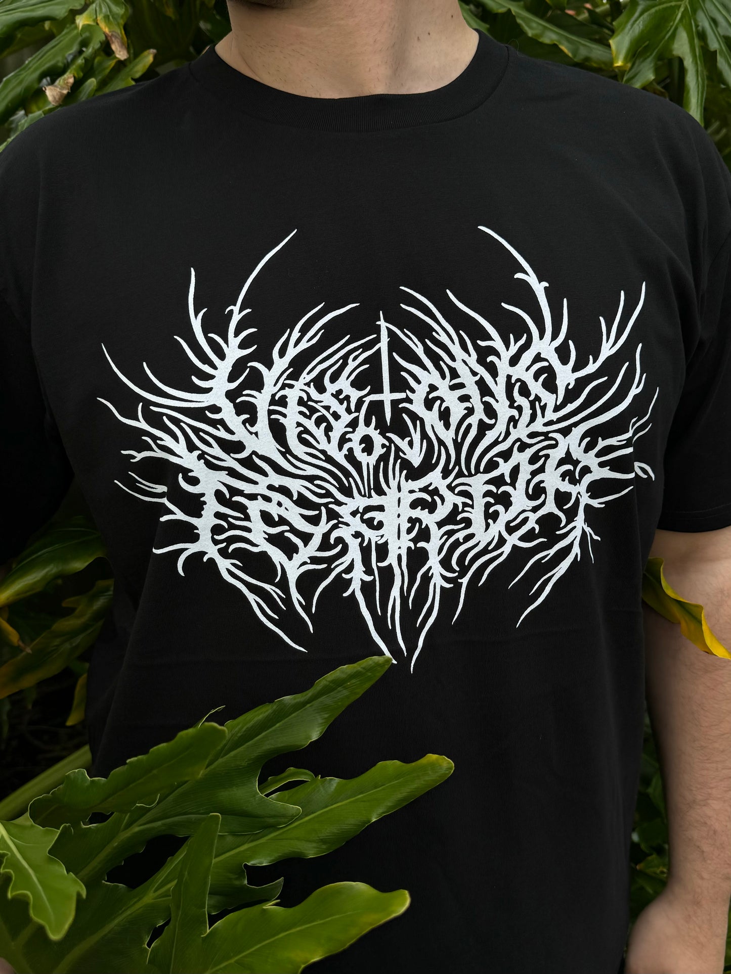 ‘VISIONS OV TERROR’ Metal script T-SHIRT